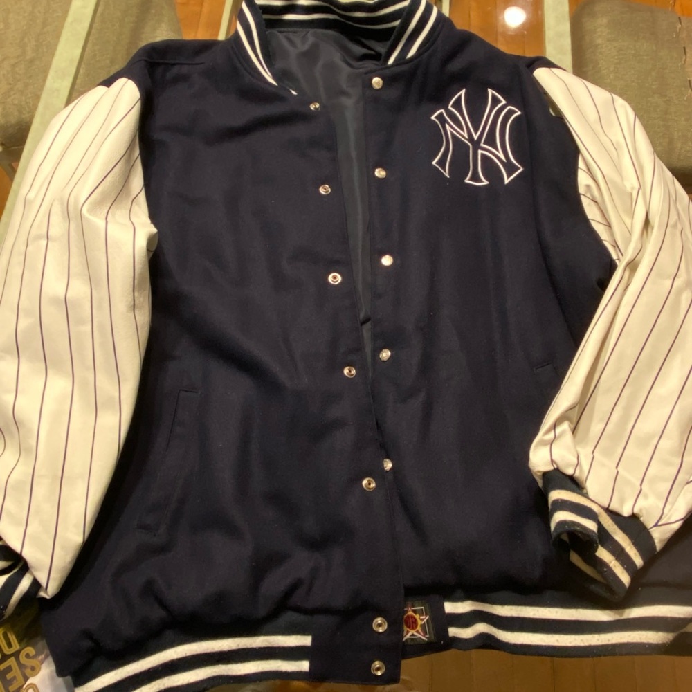 Used Mens New York Yankee’s Jacket